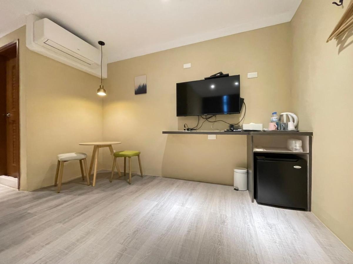 Yoshi Hotel - Tainan Station Branch Exterior foto